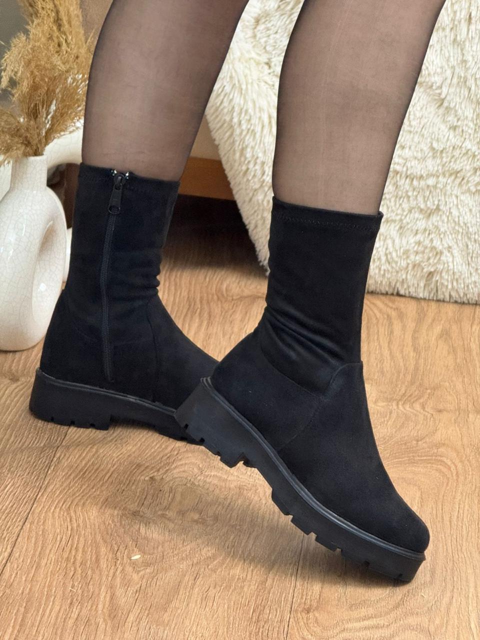 Bottines en daim noir